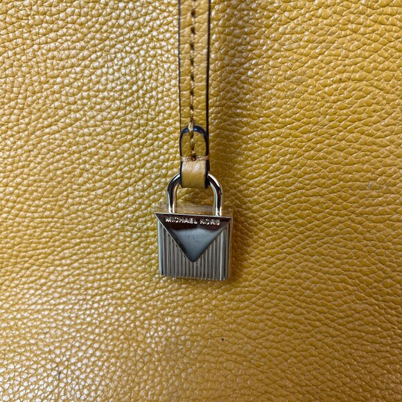 Michael Kors Mercer large pebbled leather tote bag in yellow - Picture 3 of 8